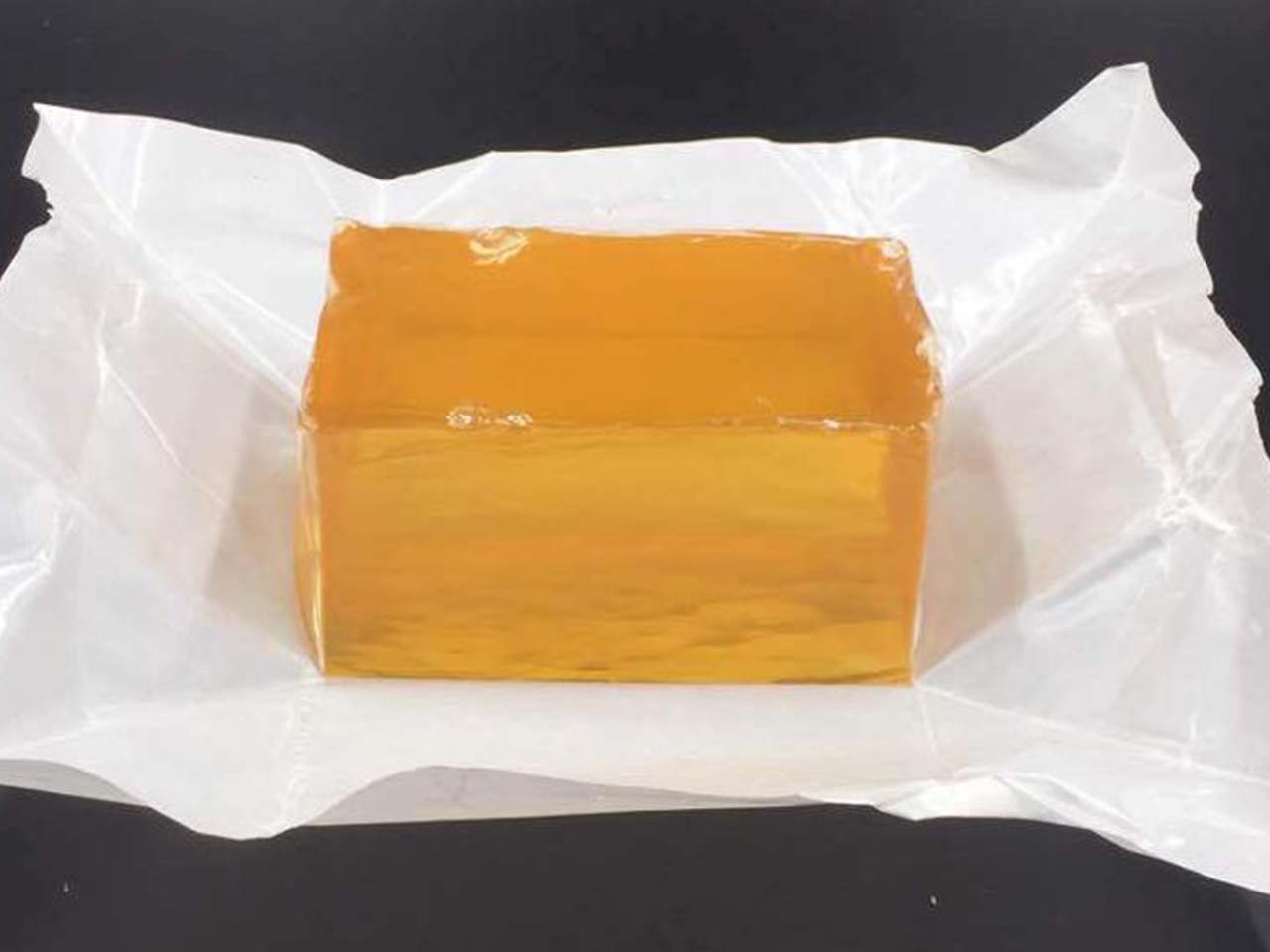hot-melt-adhesive-for-the-production-of-courier-bags.jpg